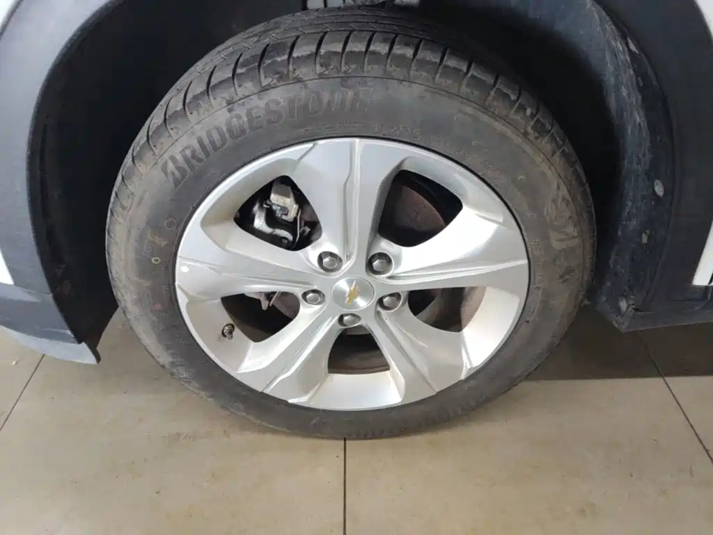 Фото 25 - Chevrolet Menlo