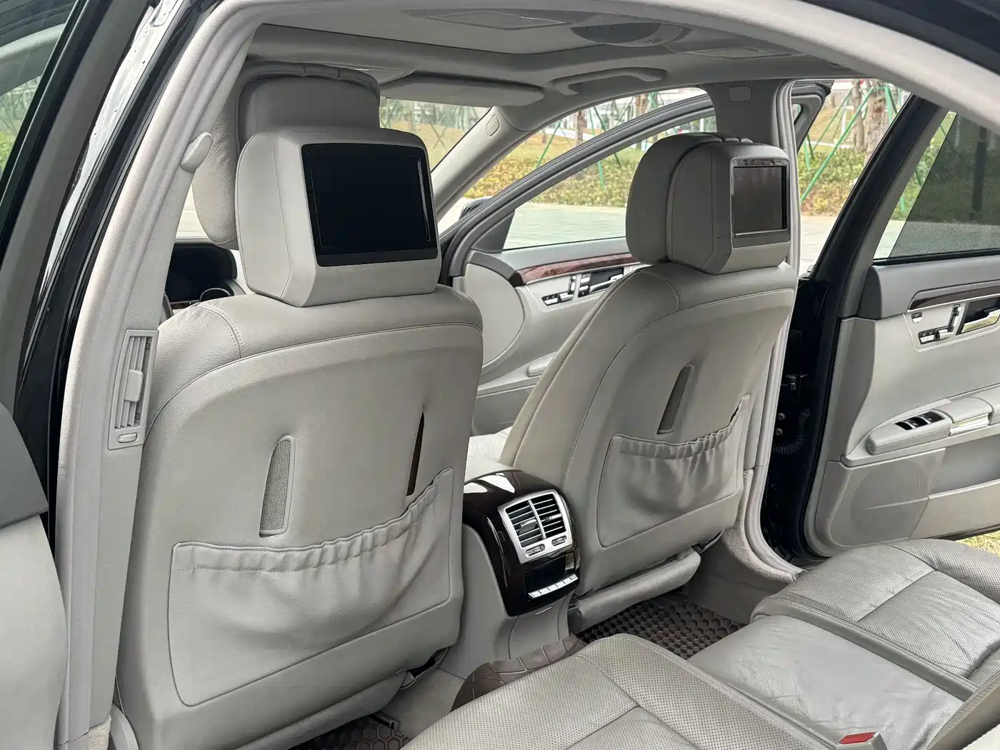 Mercedes-Benz S-Class 2010 S 350 L Luxury фото 20