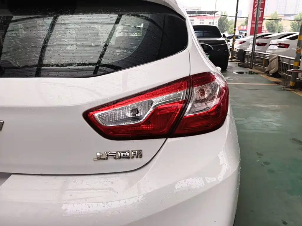 Chevrolet Cruze 2018 2018 Hatchback 320 Automatic Pioneer Sunroof Edition