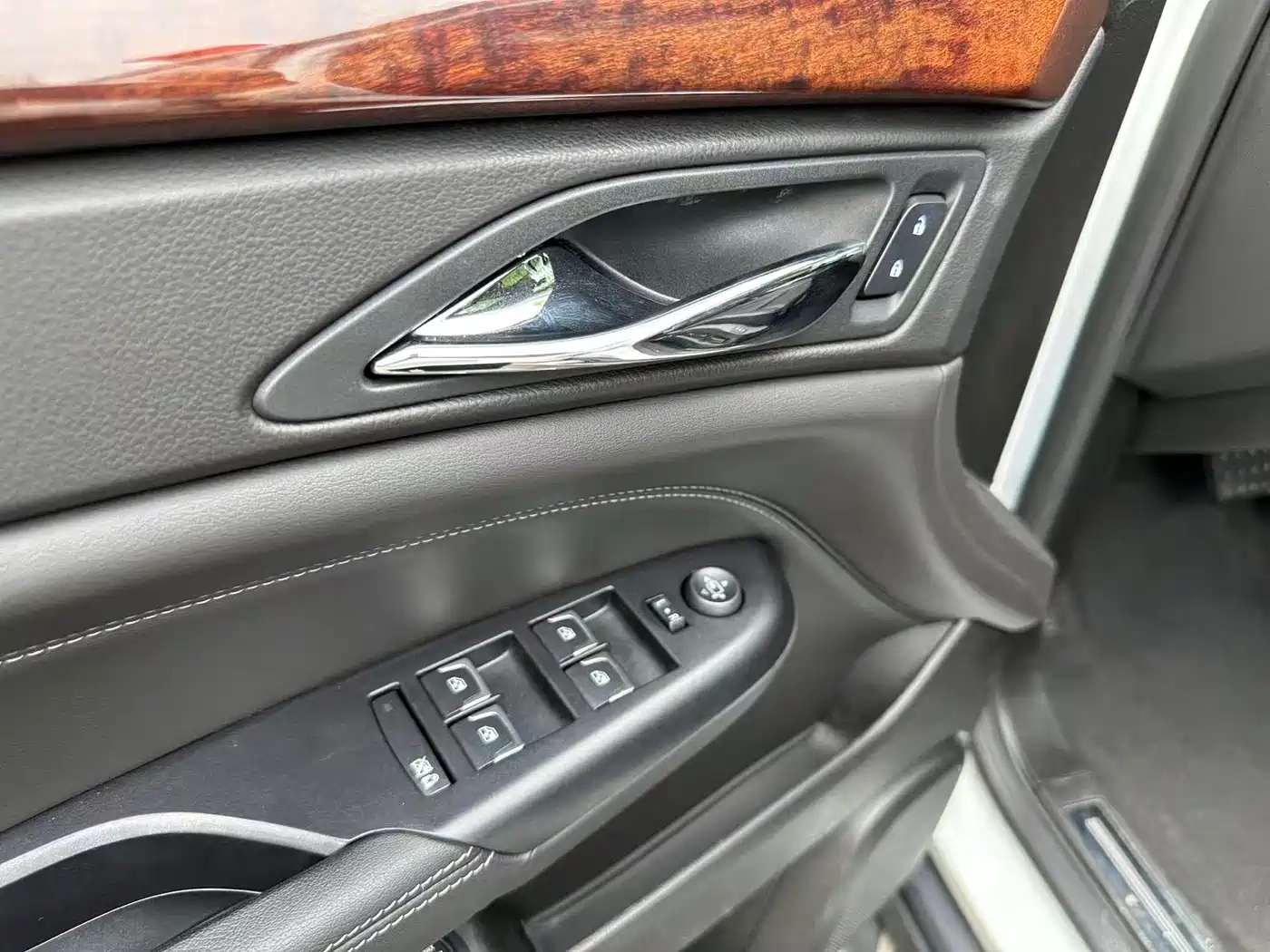 Cadillac SRX 2015 3.0L Elite фото 7