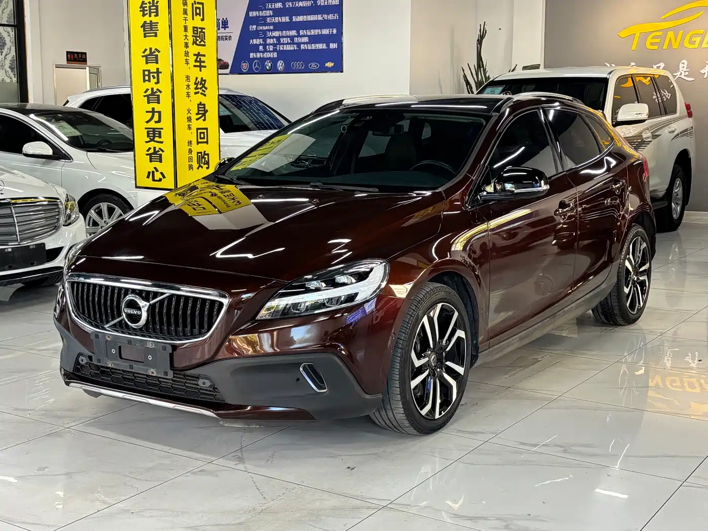 Volvo V40 2018 2017 Cross Country T5 AWD Inscription
