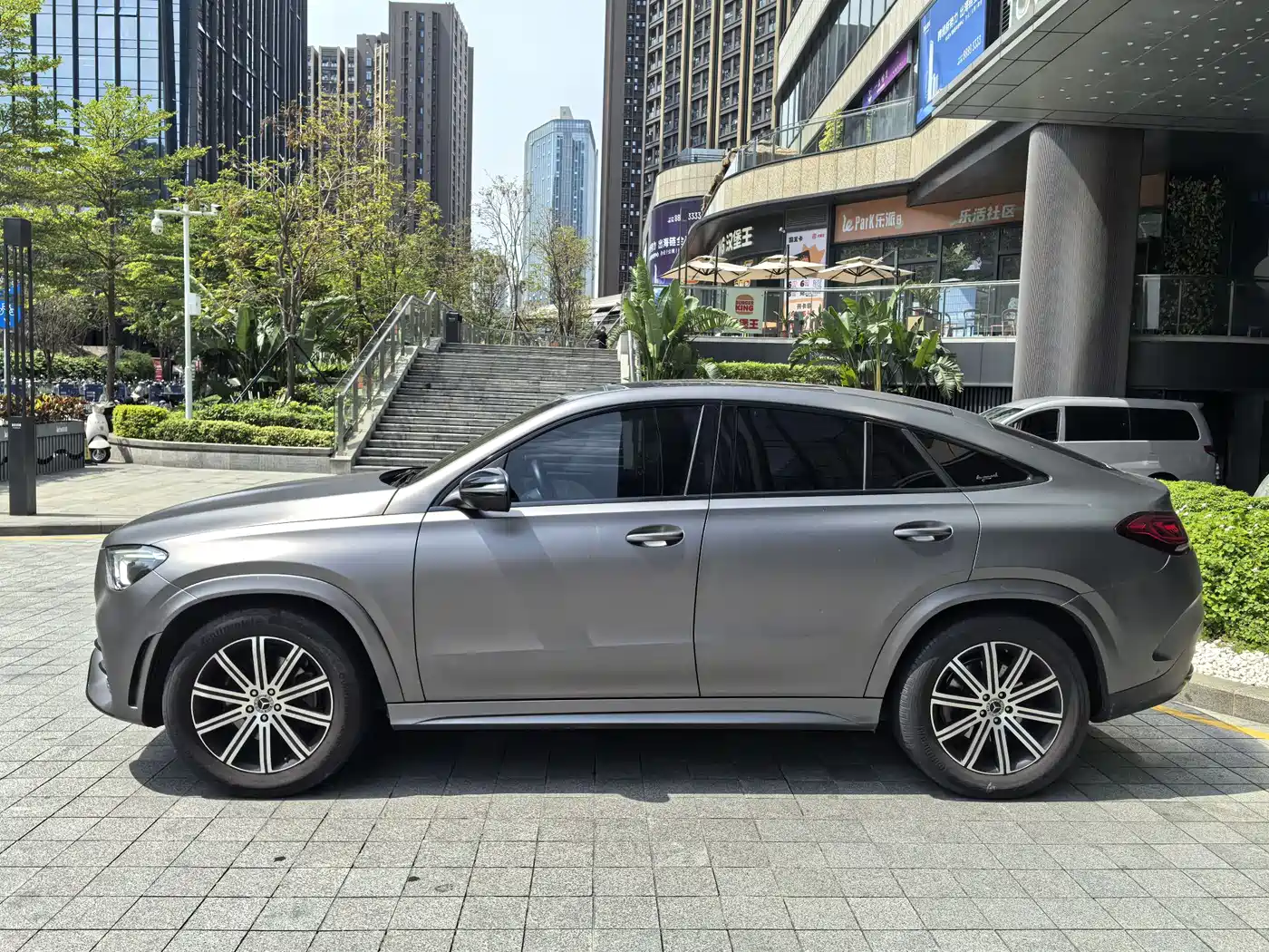 Mercedes-Benz GLE Coupe 2020 GLE 350 4MATIC Coupe SUV Luxury фото 9