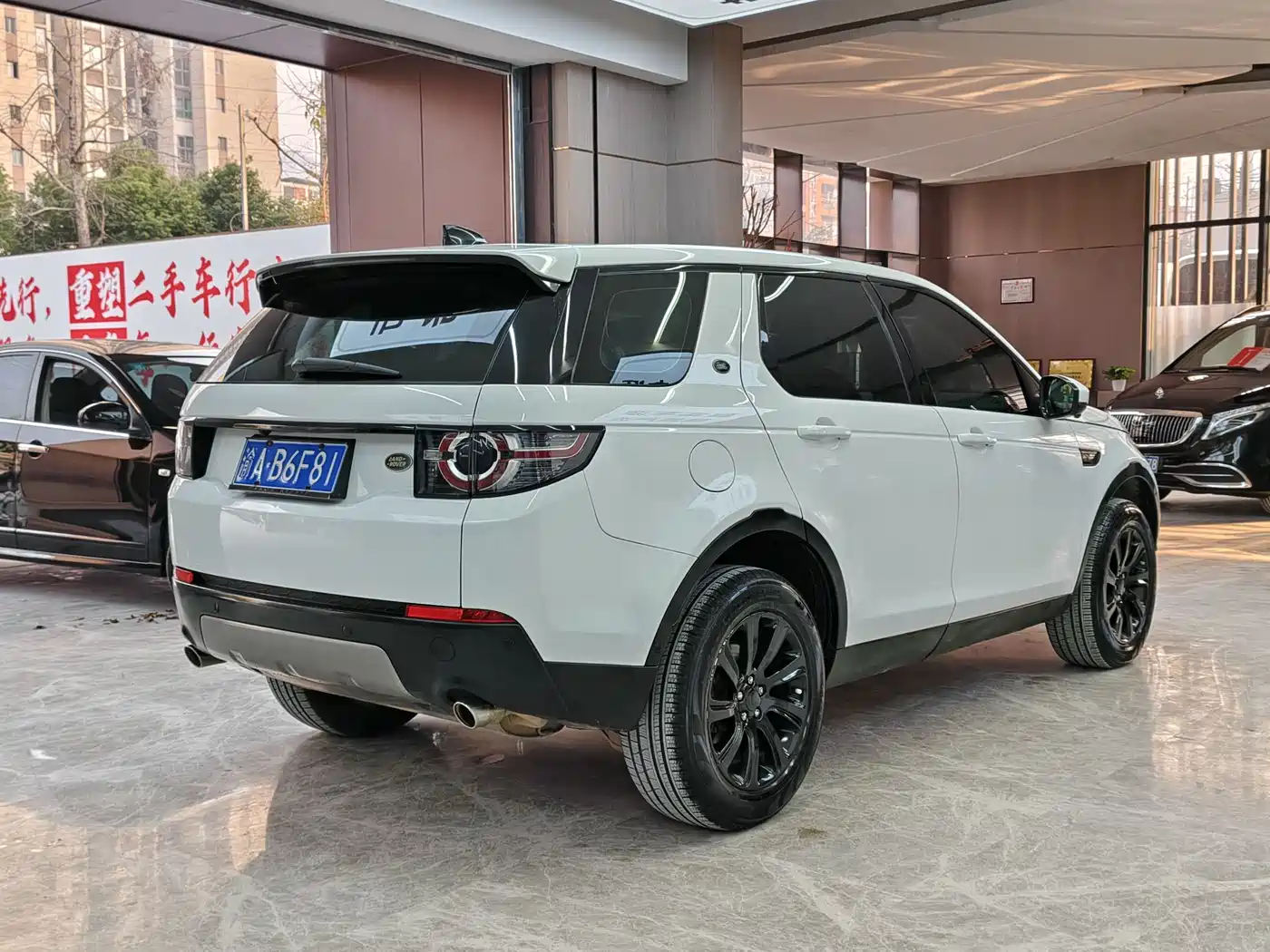 Land Rover Discovery Sport 2018 240PS SE Edition фото 5