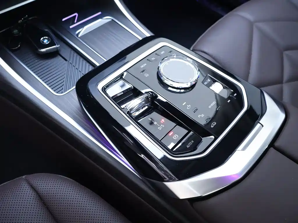 BMW 7 Series 2023 Model 735Li M Sport Package фото 12