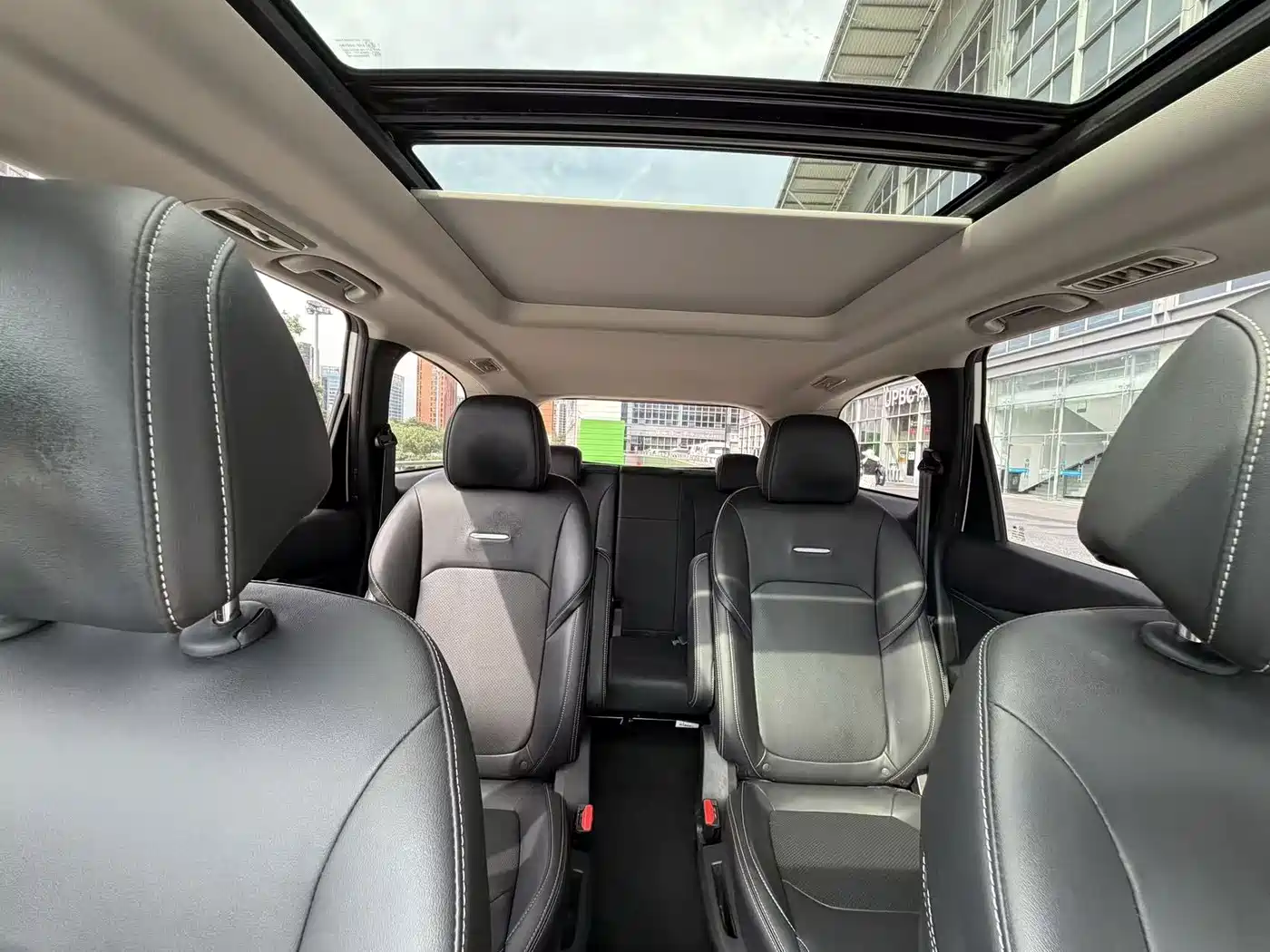SAIC Maxus EUNIQ 5 2022 2022 Elite Edition 6-seater