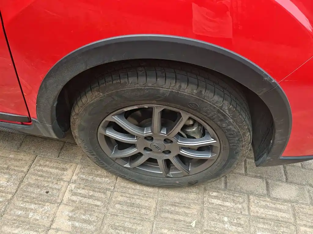 Фото 24 - Geely Vision X3