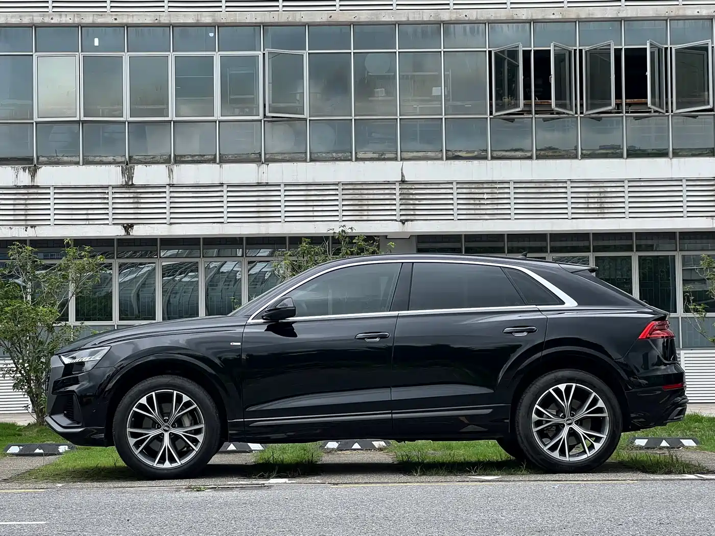 Audi Q8 2023 2022 55 TFSI Luxury Dynamic