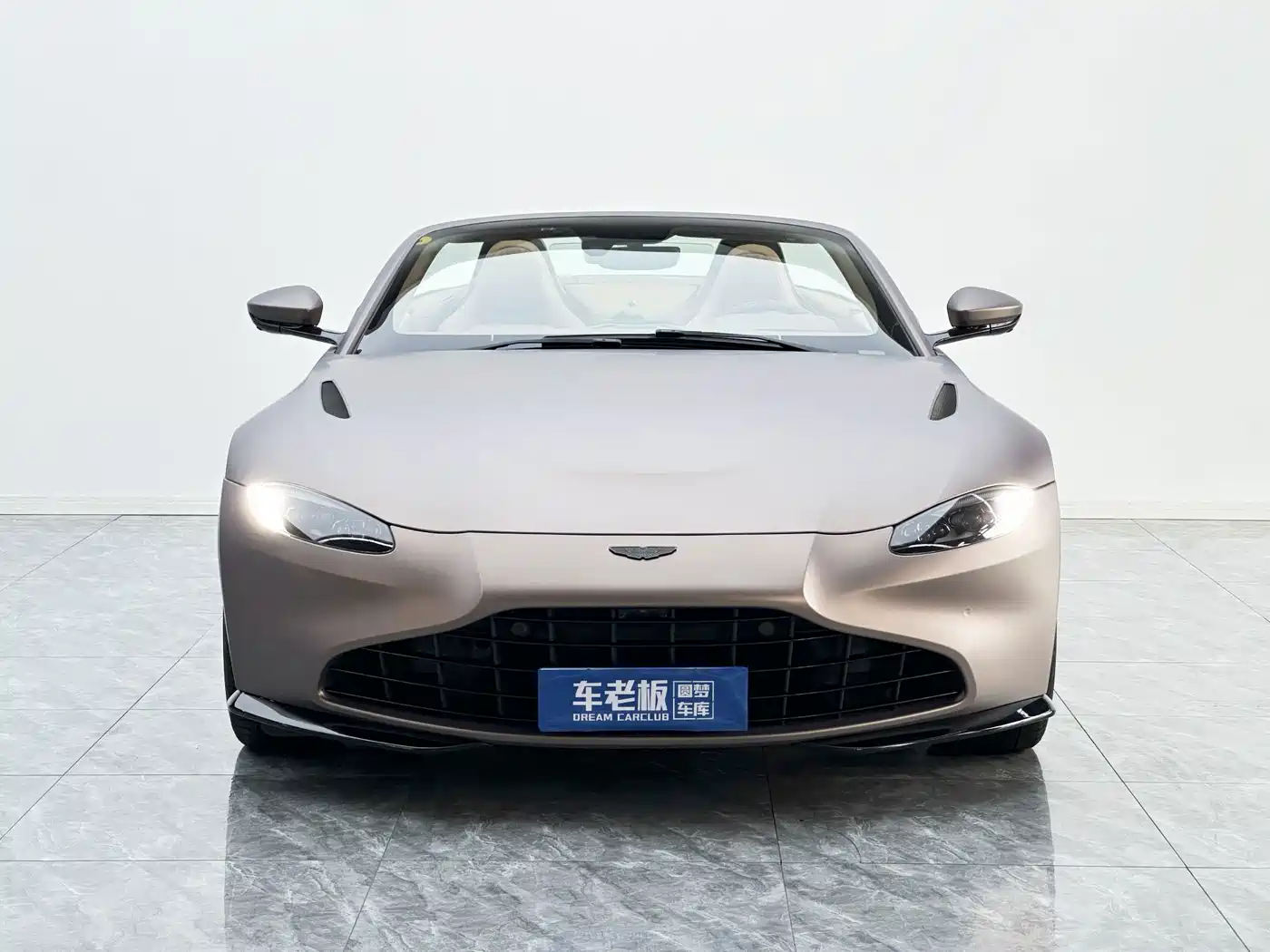 Aston Martin V8 Vantage 2021 2020 4.0T V8 Roadster