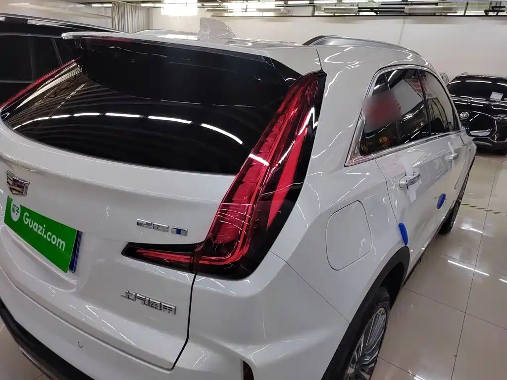Cadillac XT4 2025 2024 28T 2WD Premium