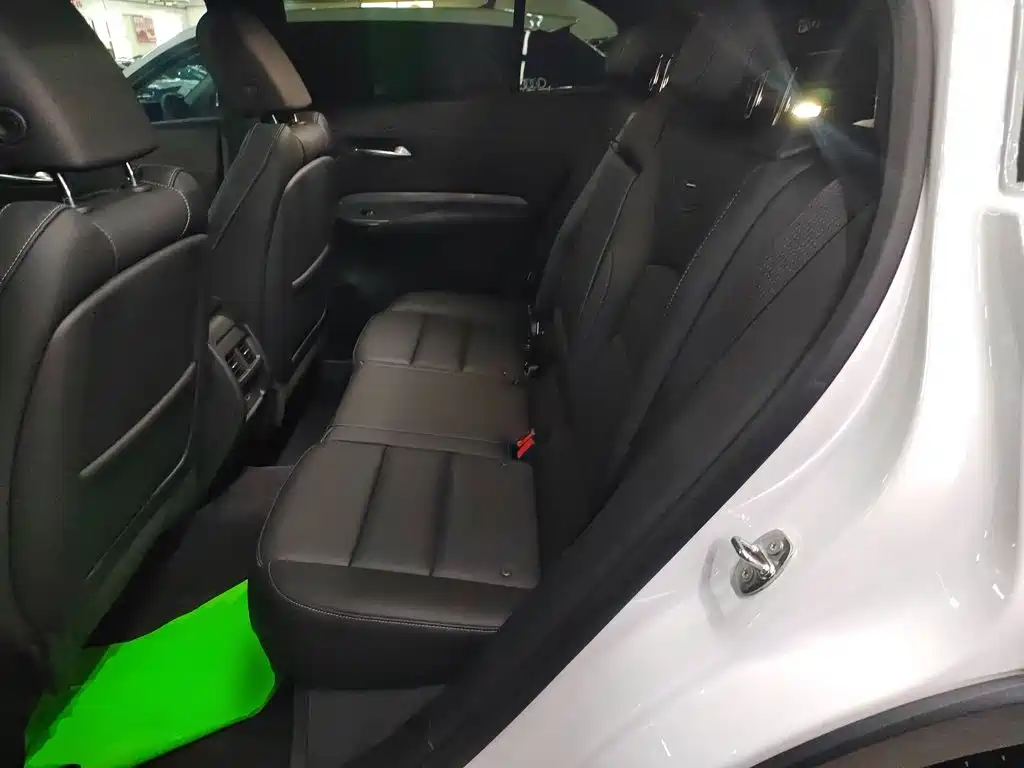 Cadillac XT4 2025 2024 28T 2WD Premium