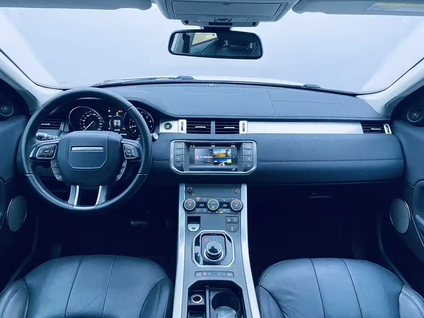 Land Rover Range Rover Evoque 2018 240PS PURE Trend фото 9