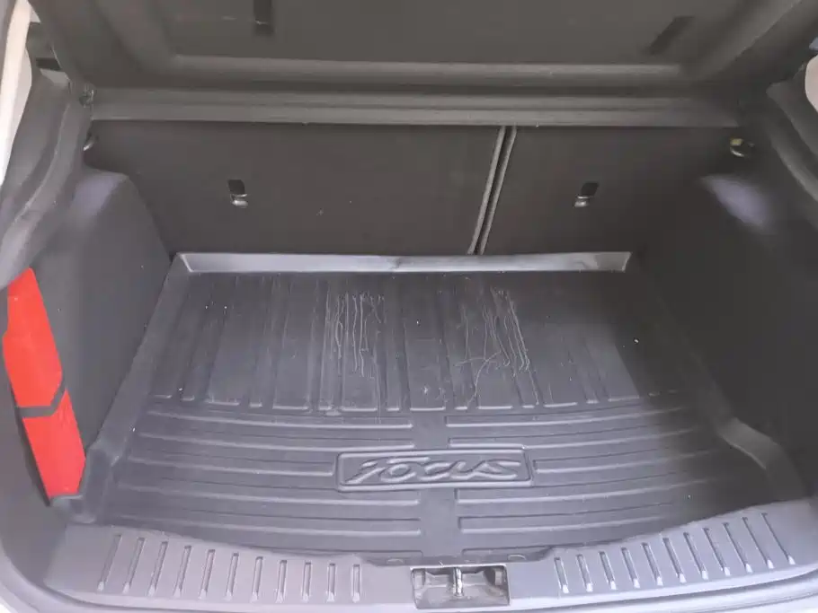 Фото 4 - Ford Focus