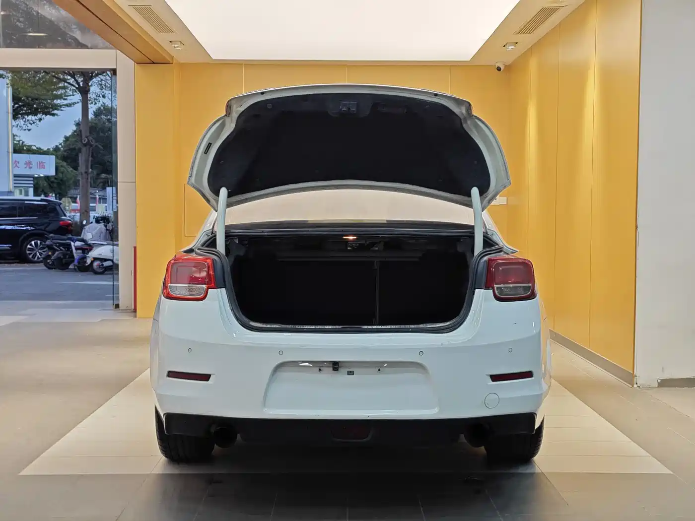 Chevrolet Malibu 2013 2.0L Automatic Luxury Edition фото 27