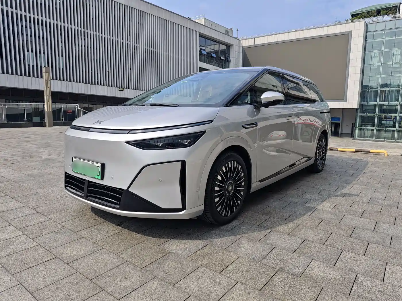 XPeng X9 2025 2025 Extended Range Edition
