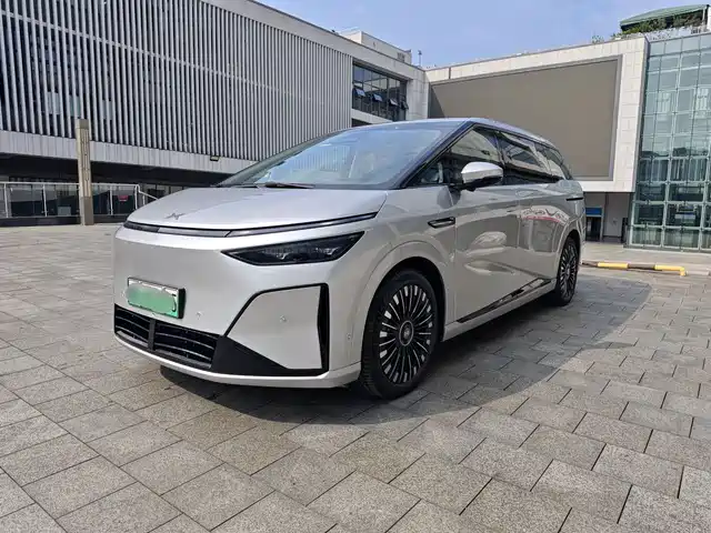 XPeng X9 2025