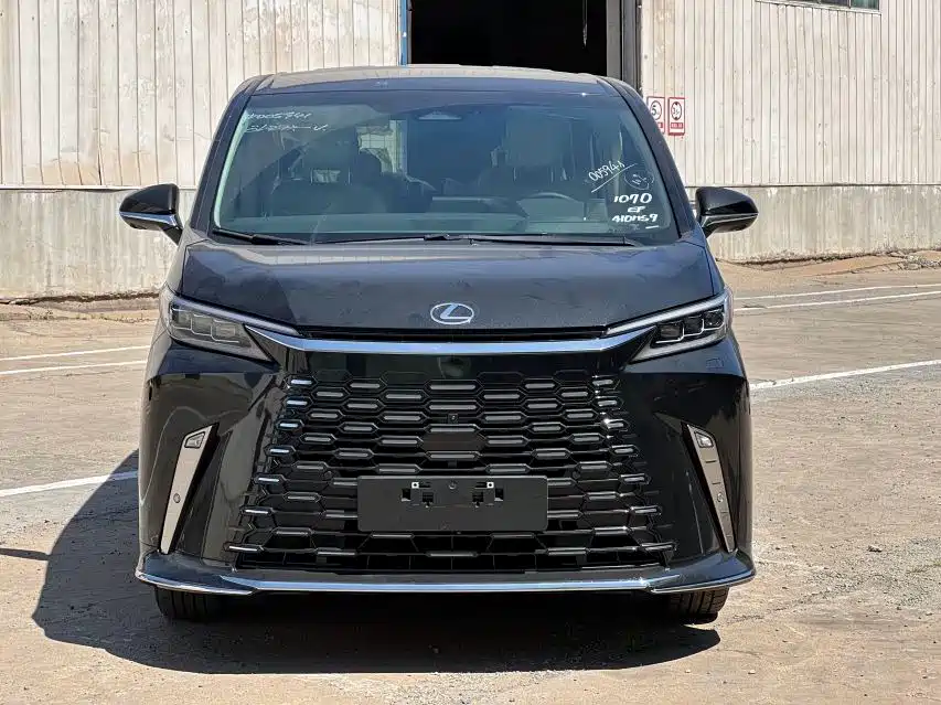 Lexus LM 2025 Model 350h Seven-Seater Elegance Edition фото 2