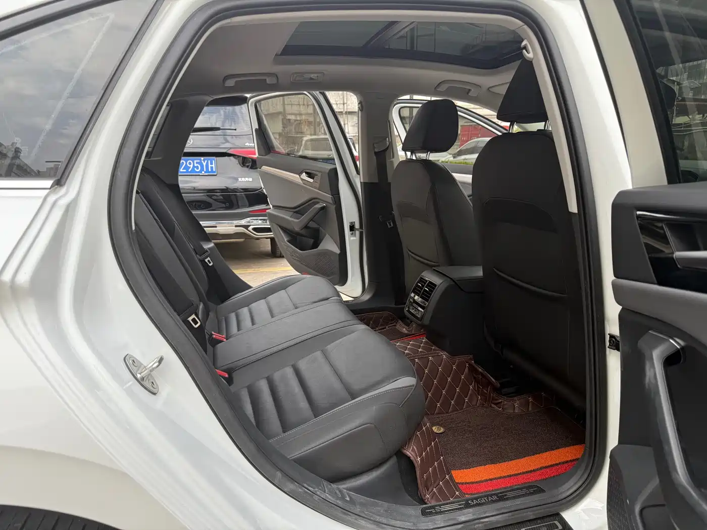 Volkswagen Sagitar 2021 280TSI DSG 30th Anniversary Edition фото 14