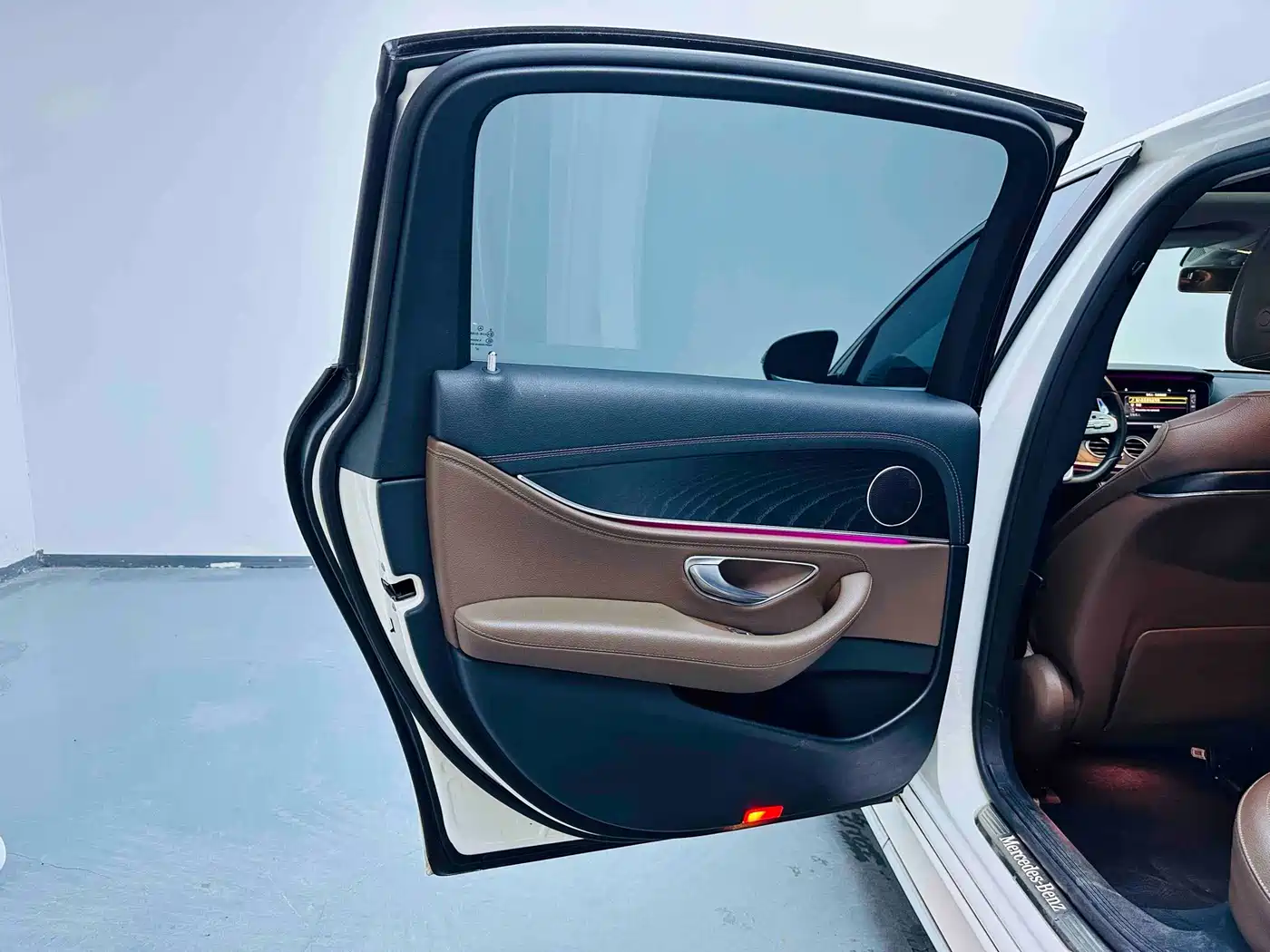 Mercedes-Benz E-Class 2019 E 200 L Sport фото 8