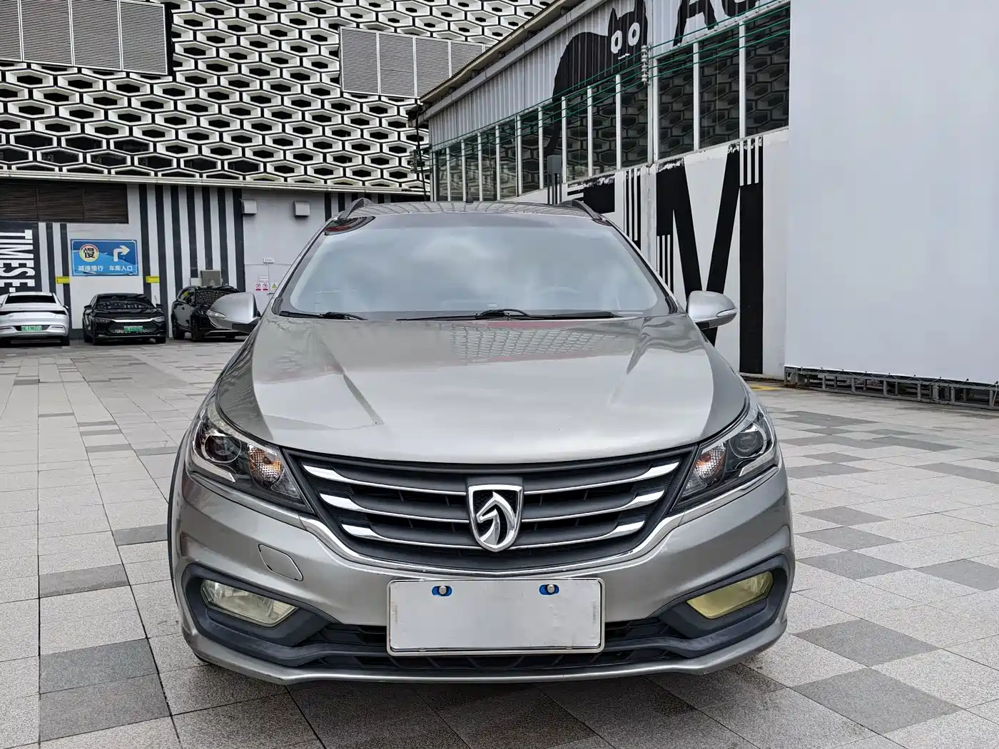 Baojun 310W 2018 2017 1.5L Manual Fashion Edition (China V)
