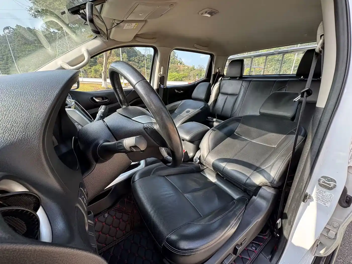 Nissan Navara 2021 2.5L Automatic 4WD Premium QR25 фото 19