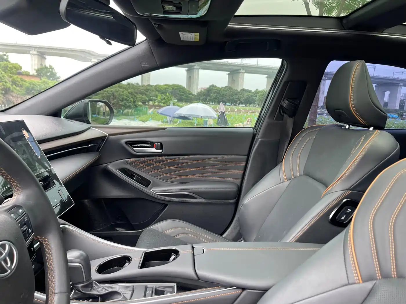 Photo 19 - Toyota Avalon