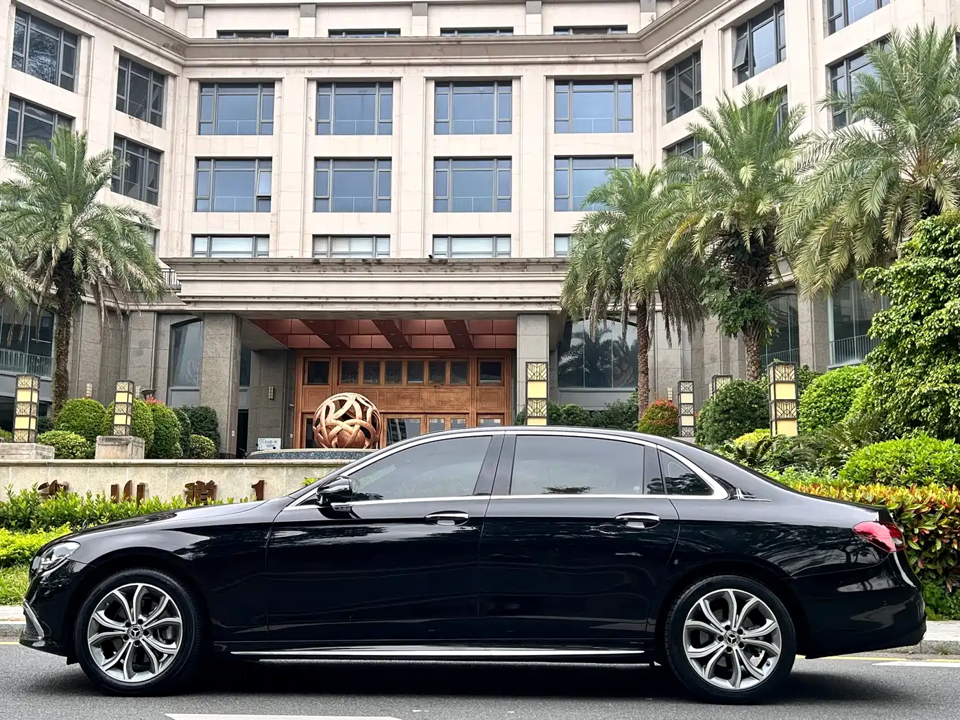Mercedes-Benz E-Class 2021 E 300 L Fashion фото 7