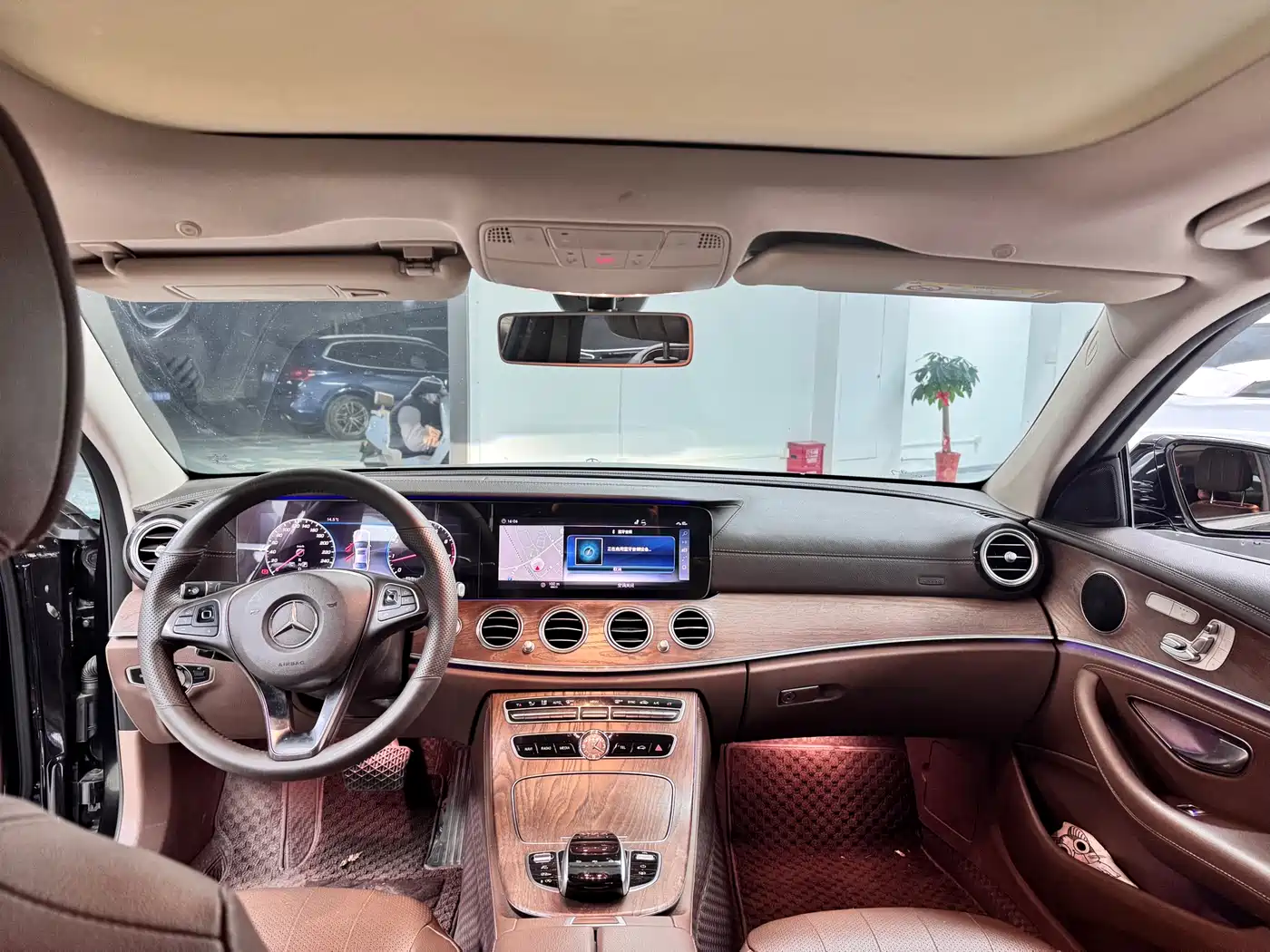 Mercedes-Benz E-Class 2018 E 300 L Luxury фото 6