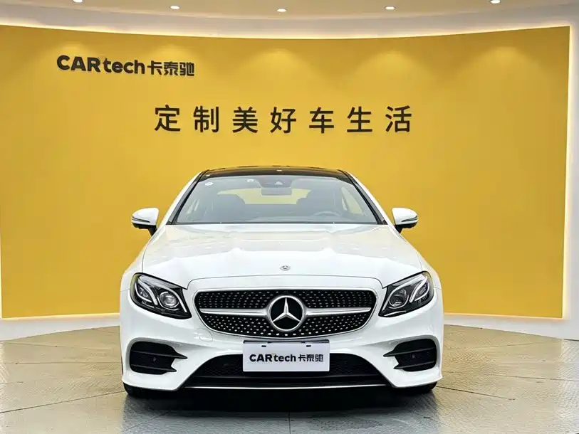 Фото 3 - Mercedes-Benz E-Class (Import)