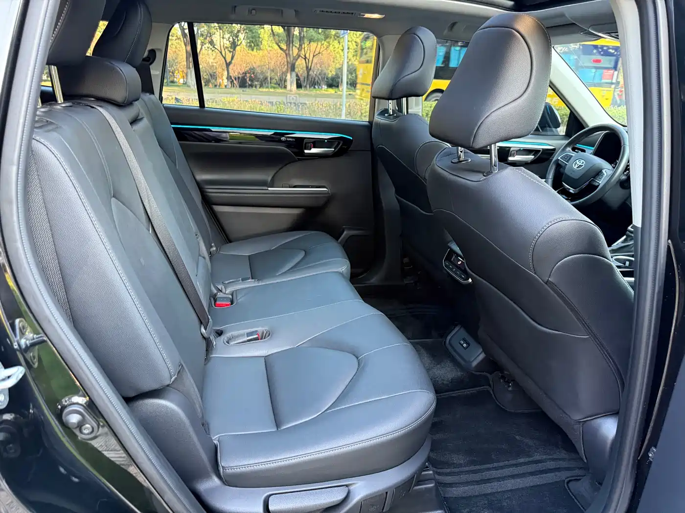 Toyota Highlander 2022 380T 4WD Luxury 7-Seater фото 7