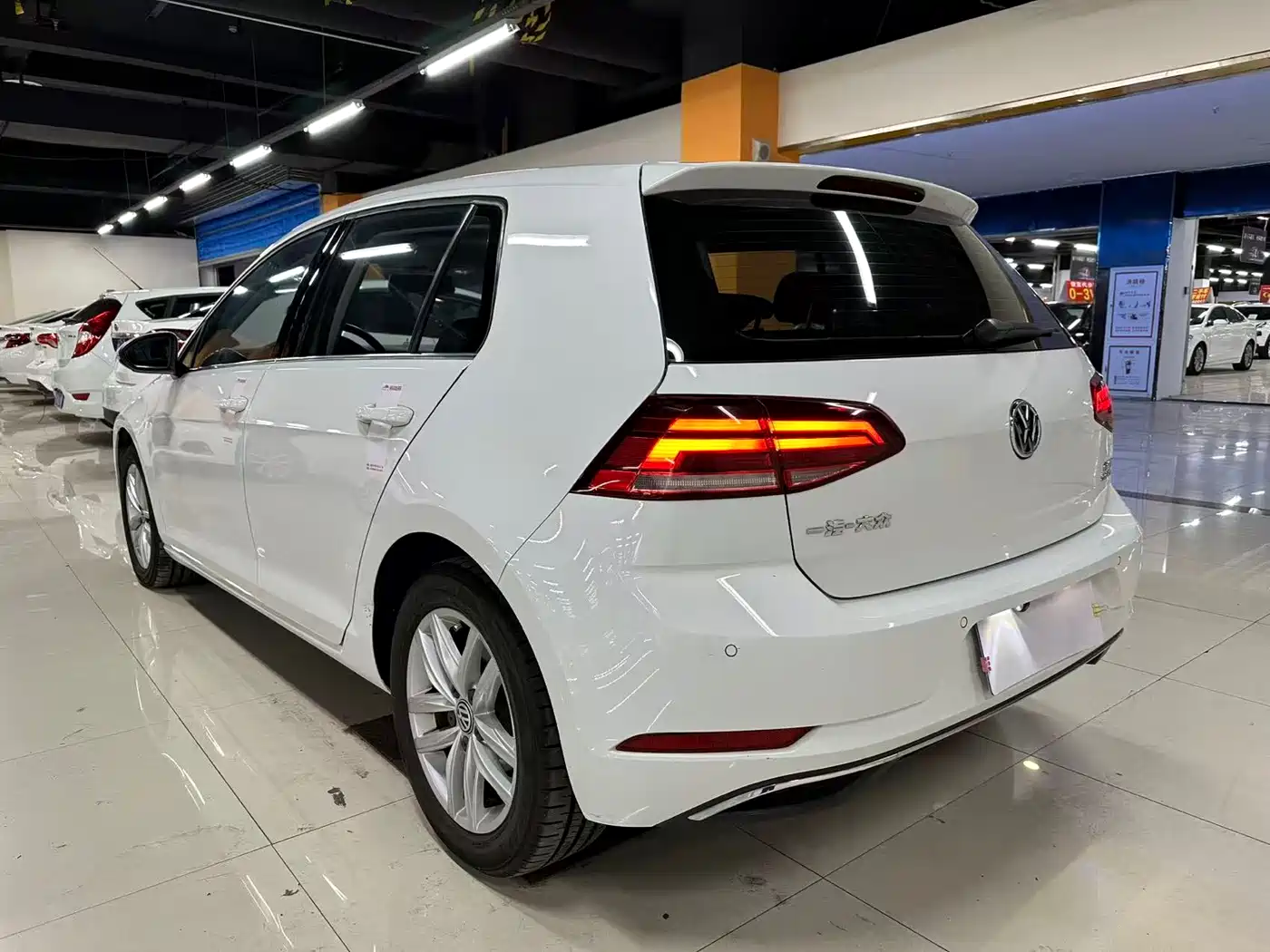 Volkswagen Golf 2018 230TSI Automatic Comfort фото 8