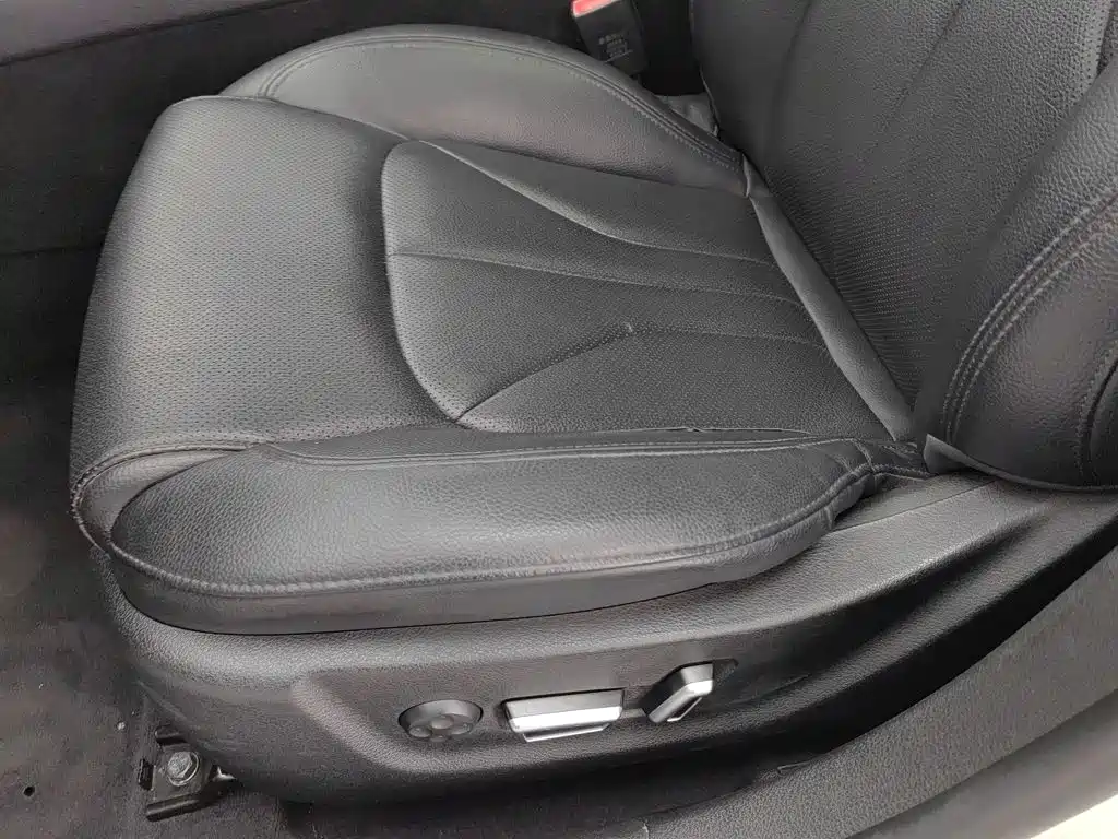 Фото 20 - Geely Borui