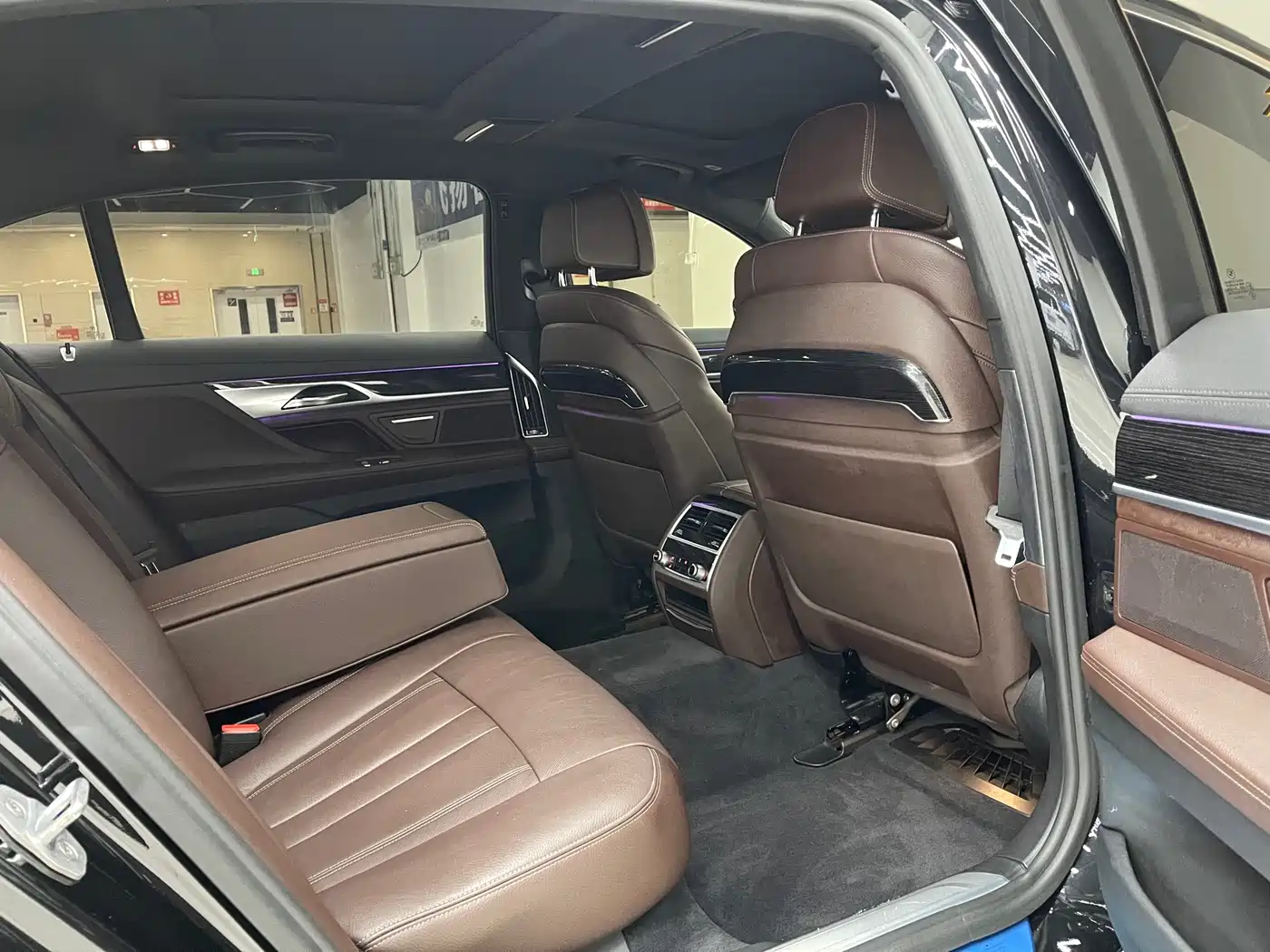 BMW 7 Series 2018 730Li Leading Type M Sport Package фото 10