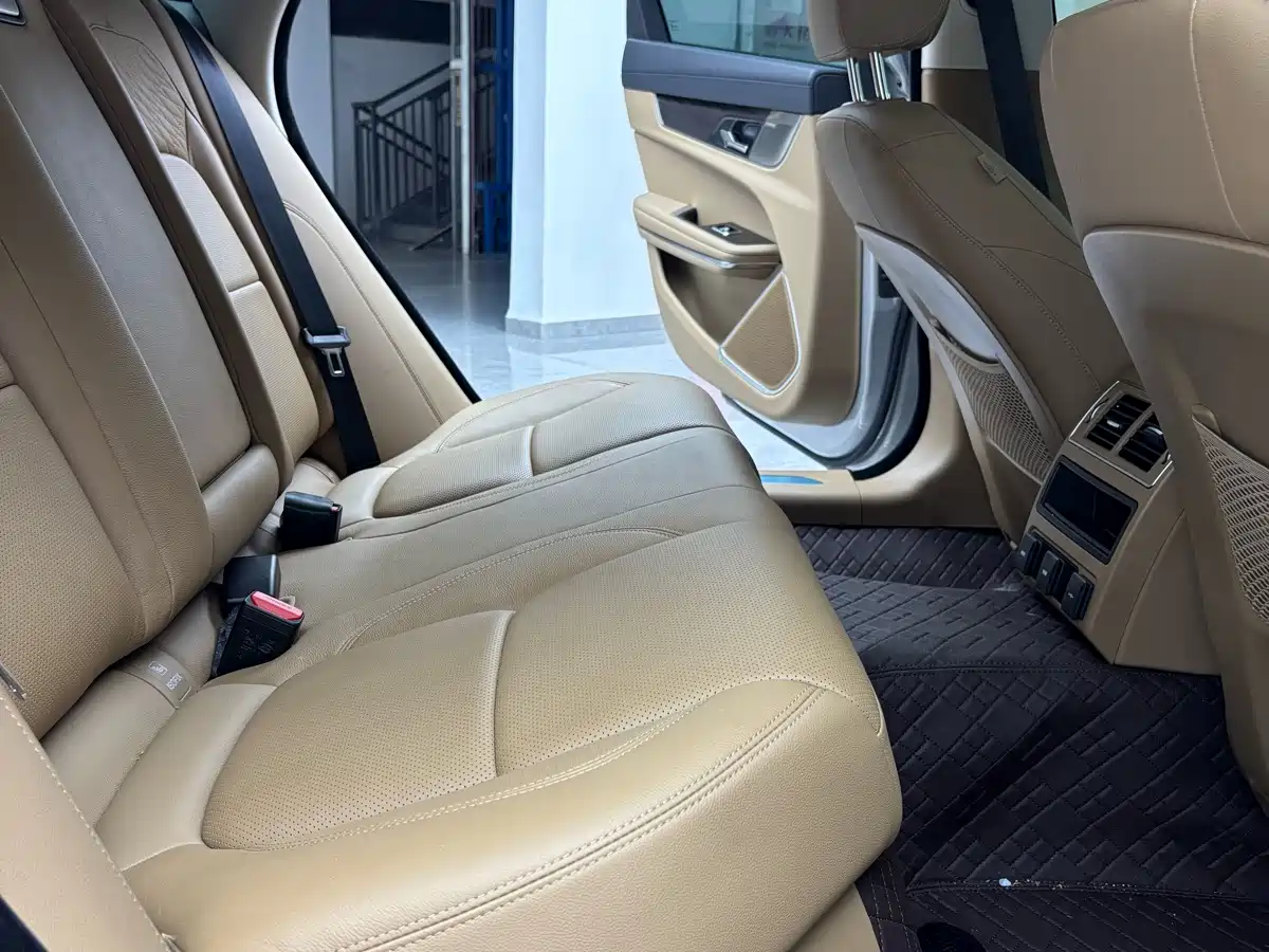 Jaguar XFL 2026 2025 2.0T P250 FWD Luxury Edition