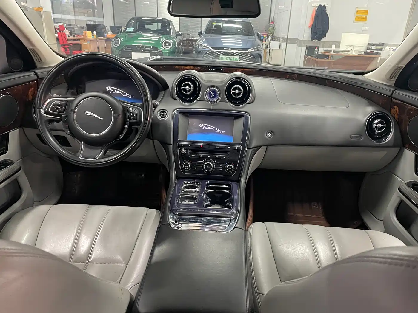 Jaguar XJ 2012 2012 XJL 3.0 Panorama Business