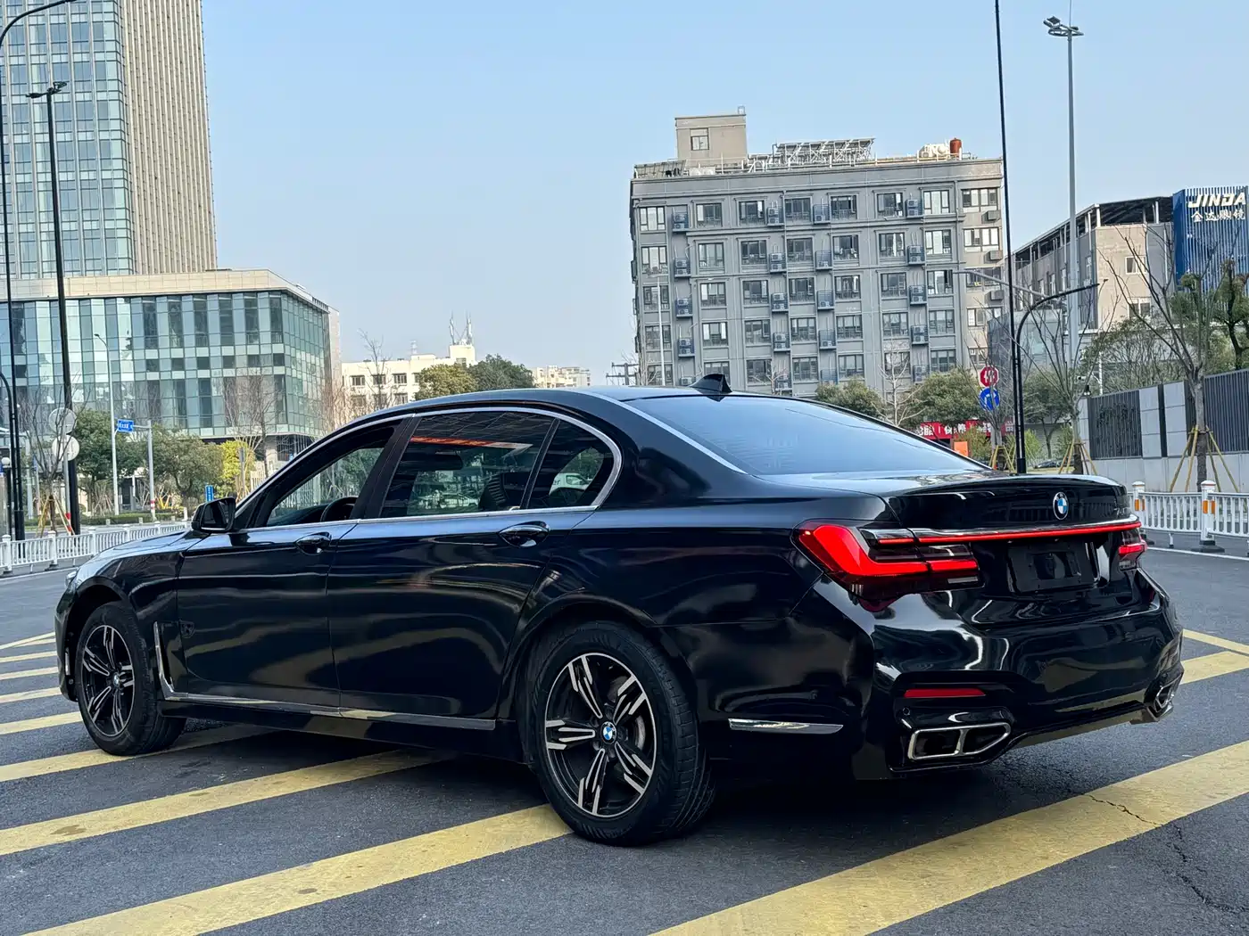 BMW 7 Series 2011 740Li Steinway Limited Edition фото 6