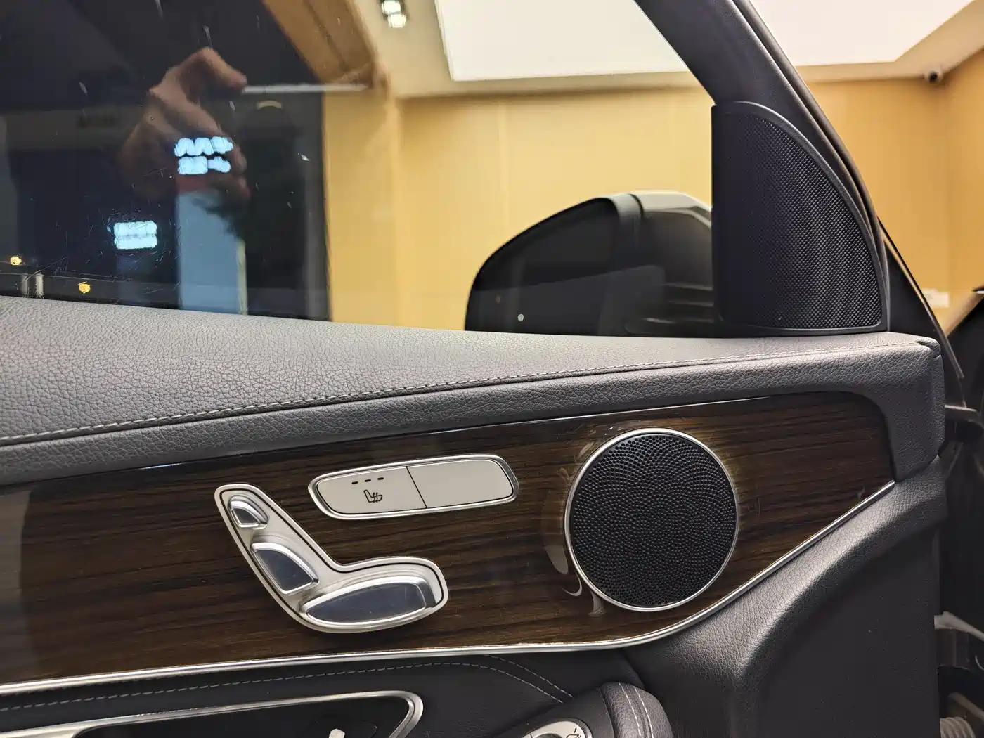 Mercedes-Benz GLC 2017 GLC 260 4MATIC Luxury фото 8