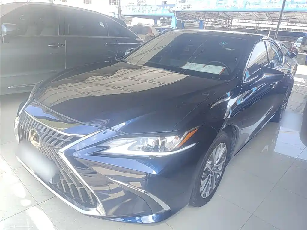 Lexus ES 2022 300h Excellence Edition
