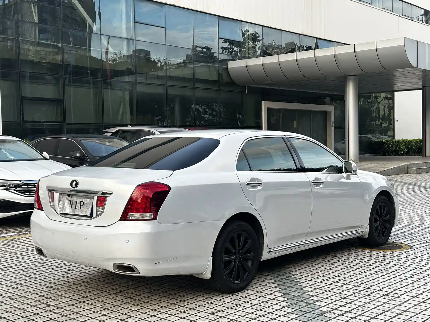Фото 5 - Toyota Crown