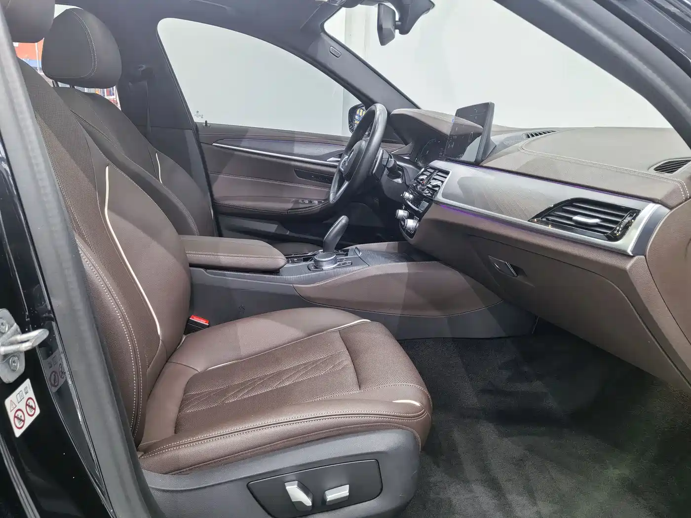 BMW 5 Series 2022 530Li Leading M Sport Package фото 13