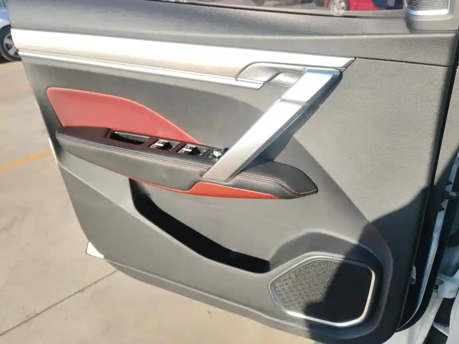 Фото 7 - Geely Coolray