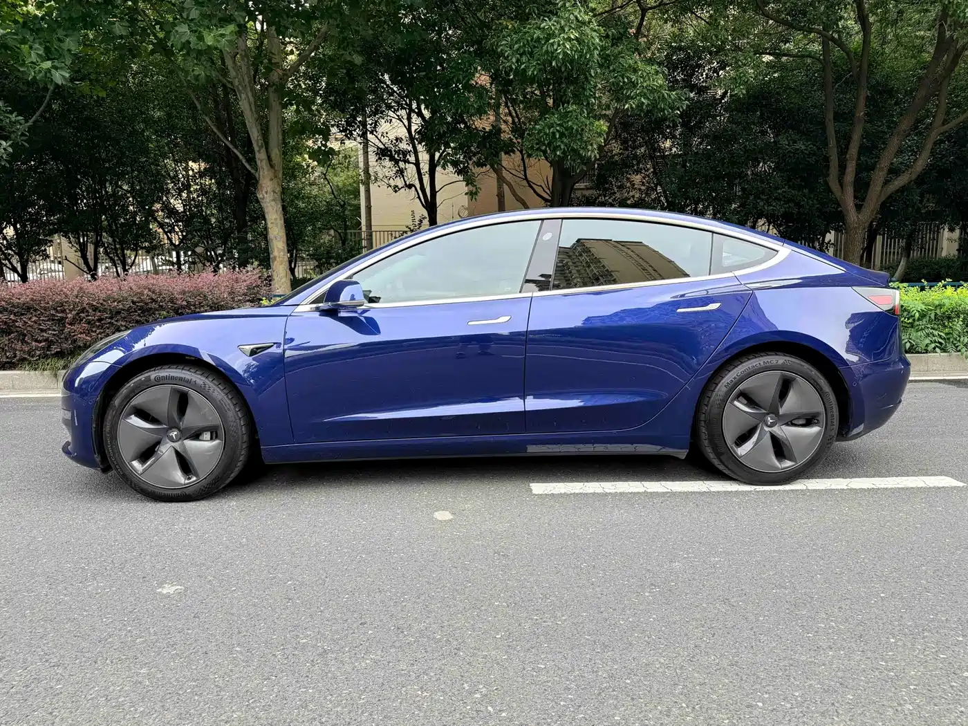Tesla Model 3 (Import) 2019 2019 Long Range RWD Version
