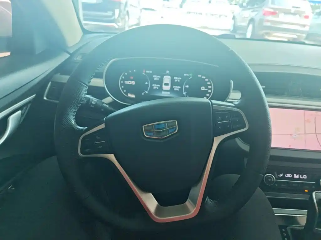 Фото 11 - Geely Emgrand