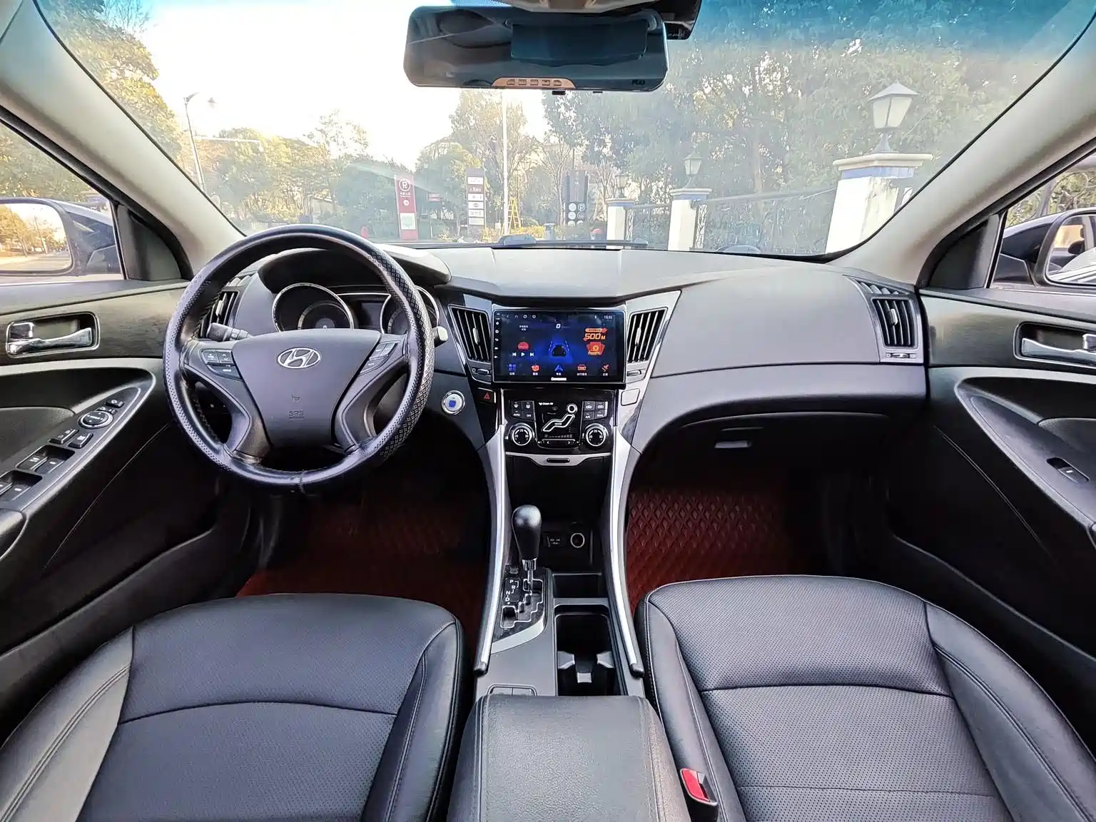 Photo 10 - Hyundai Sonata
