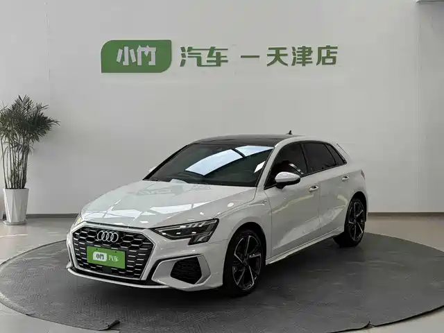 Audi A3 Sportback 35 TFSI, Стиль Спорт