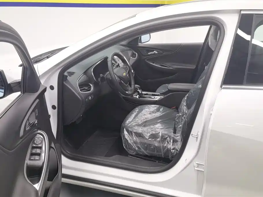 Chevrolet Malibu XL 2023 1.5T RS Edition фото 9