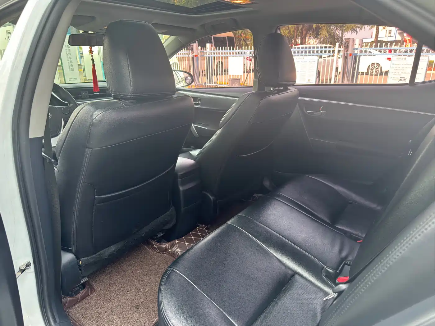 Toyota Levin 2017 Facelift 185T CVT Elite (China V) фото 5