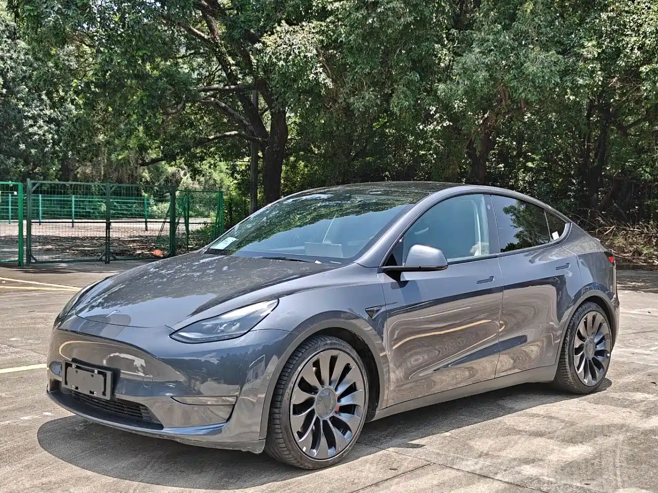 Фото 1 - Tesla Model Y