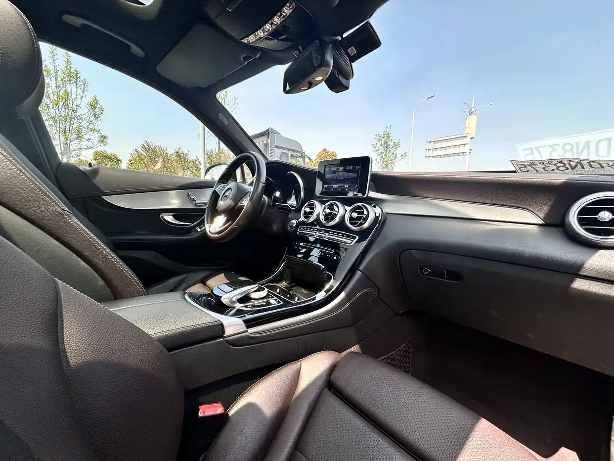 Mercedes-Benz GLC 2018 Facelift GLC 200 4MATIC фото 9