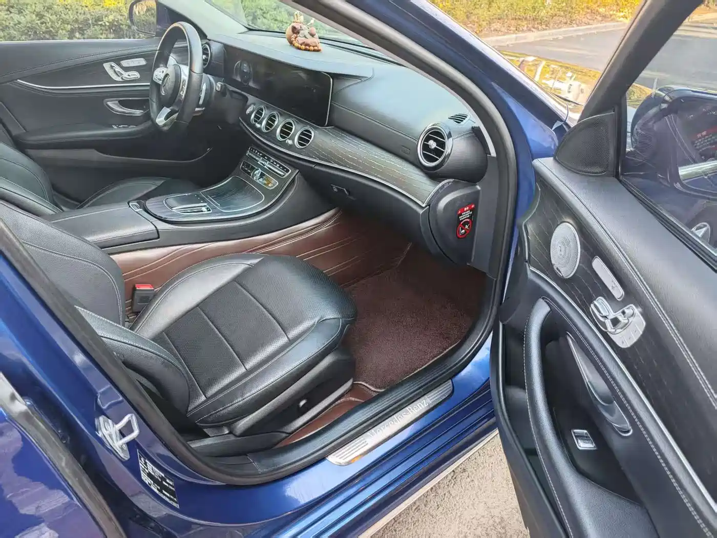 Mercedes-Benz E-Class 2020 E 300 L Sport Luxury Model фото 9