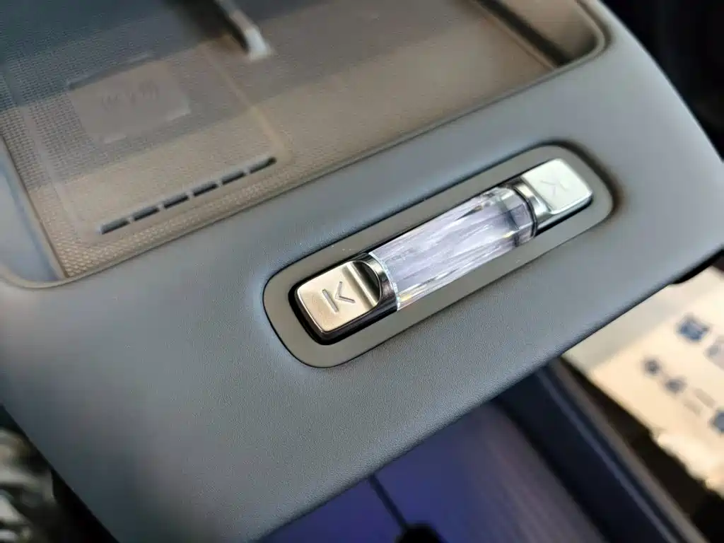 Volvo XC70 Plug-in Hybrid 2026 2025 Standard